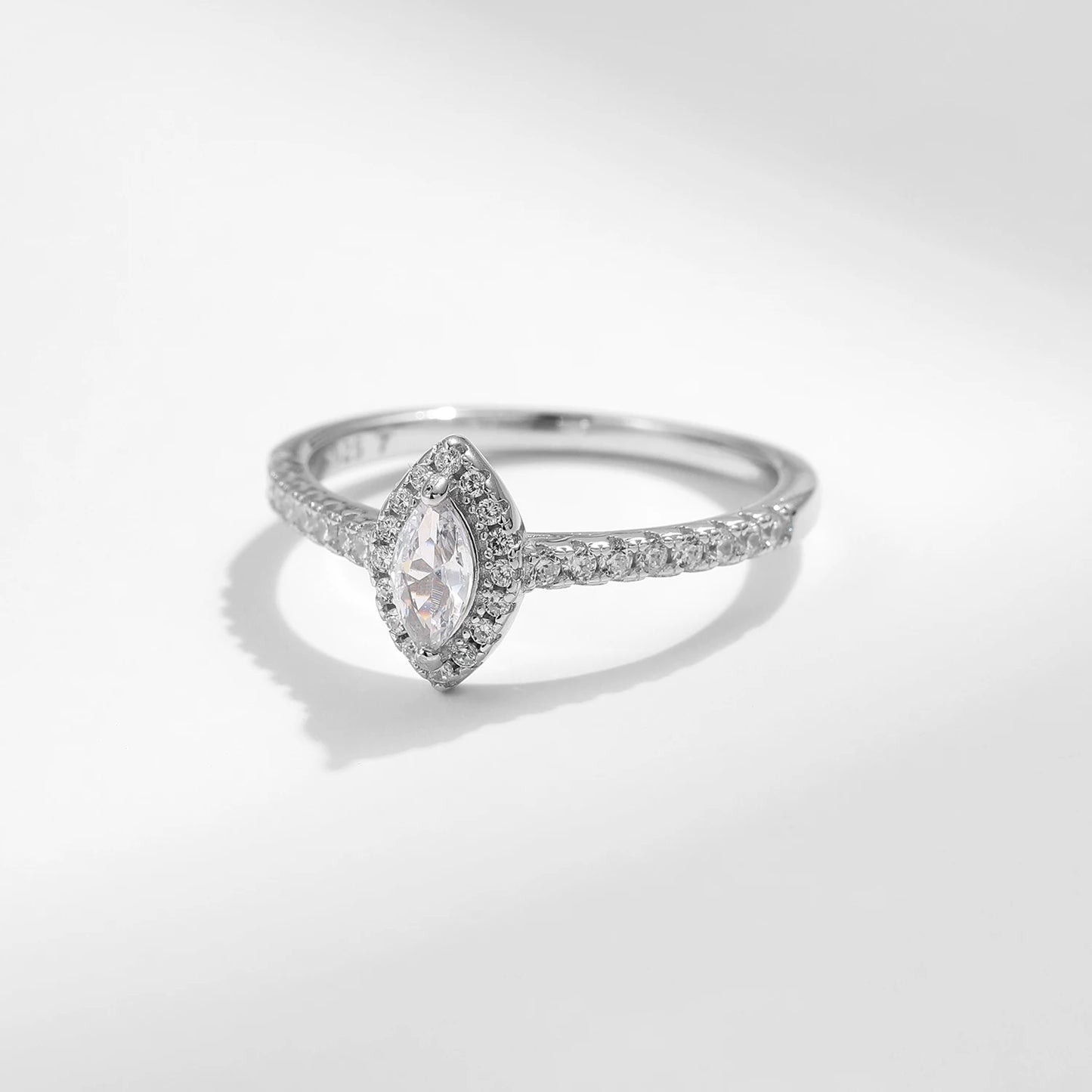 Marquise Cut - Exquisite - 925 Sterling Silver Cubic Zirconia Ring